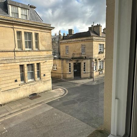 Contemporary Pied A Terre In The Heart Of Bathアパートメント エクステリア 写真