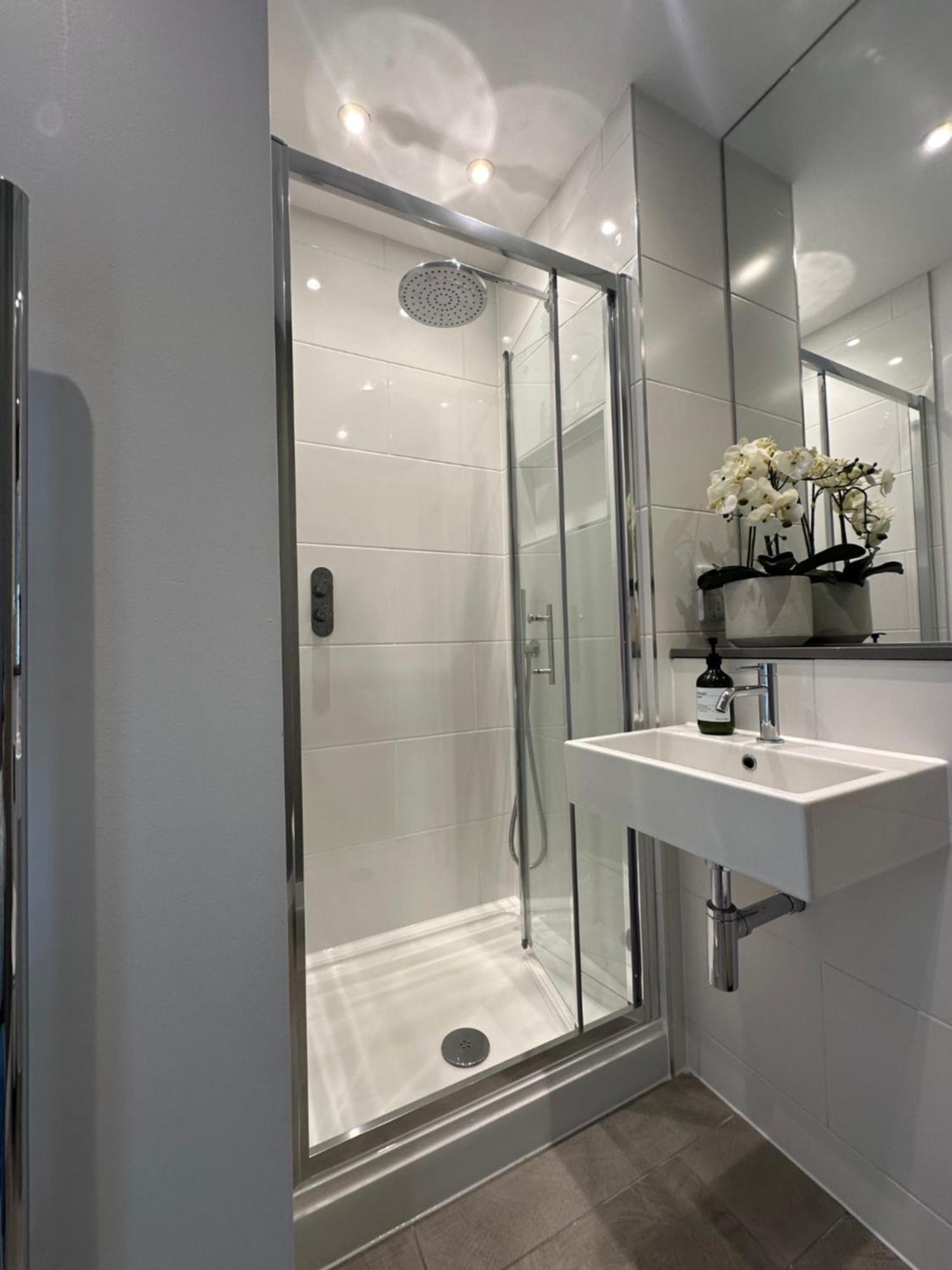 Contemporary Pied A Terre In The Heart Of Bathアパートメント エクステリア 写真