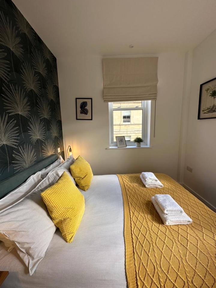 Contemporary Pied A Terre In The Heart Of Bathアパートメント エクステリア 写真