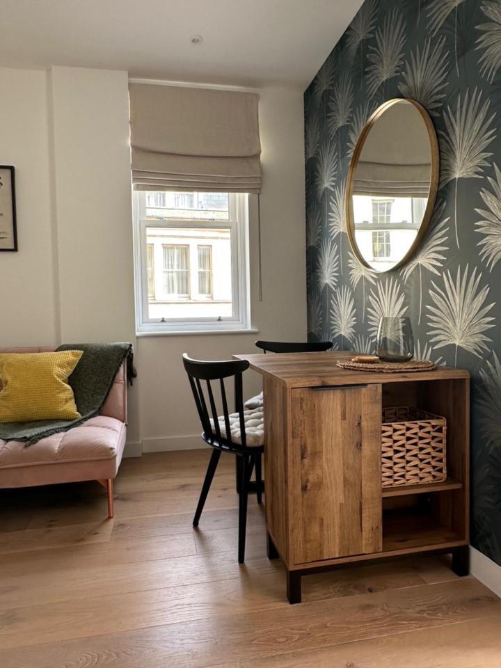 Contemporary Pied A Terre In The Heart Of Bathアパートメント エクステリア 写真